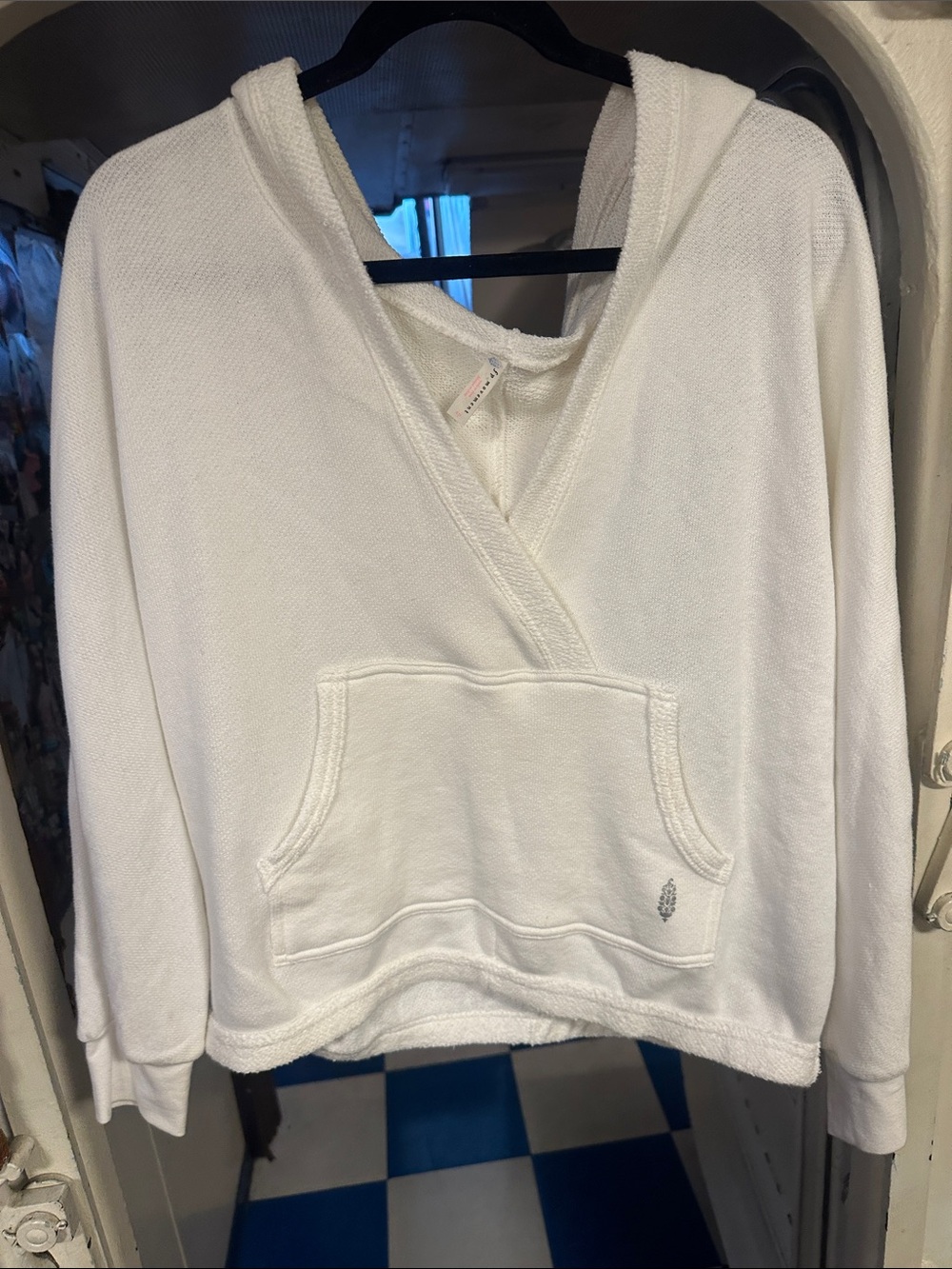 FP Movement by Free People Cream V‑Neck Hooded Pullover  Sz Small